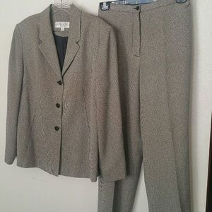 Ladies Pantsuit